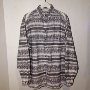  - jättemysig flanellskjorta med superhäftiga mönster, köpt på secondhand 