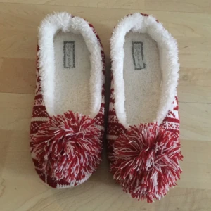  - Mjuka tofflor! Aldrig använda pga för stora för mig