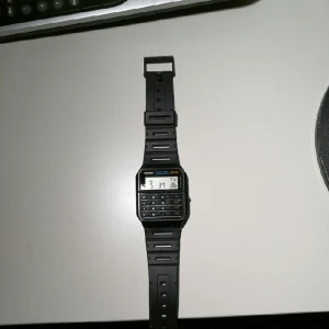  - Casio klocka med miniräknare