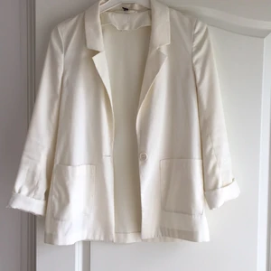  - Vit oversized kavaj