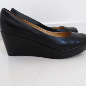  - Kilklackar från Sthlm DG. Äkta skinn! 
Helt felfria och bara använts en gång.

Fraktas för 49kr 
Betalning via svisch ✌🏻️✨