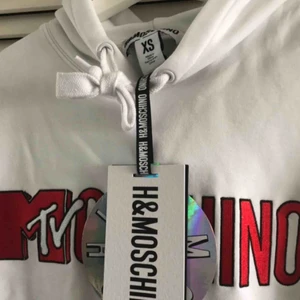  - H&M Moschino White Sweatshirt