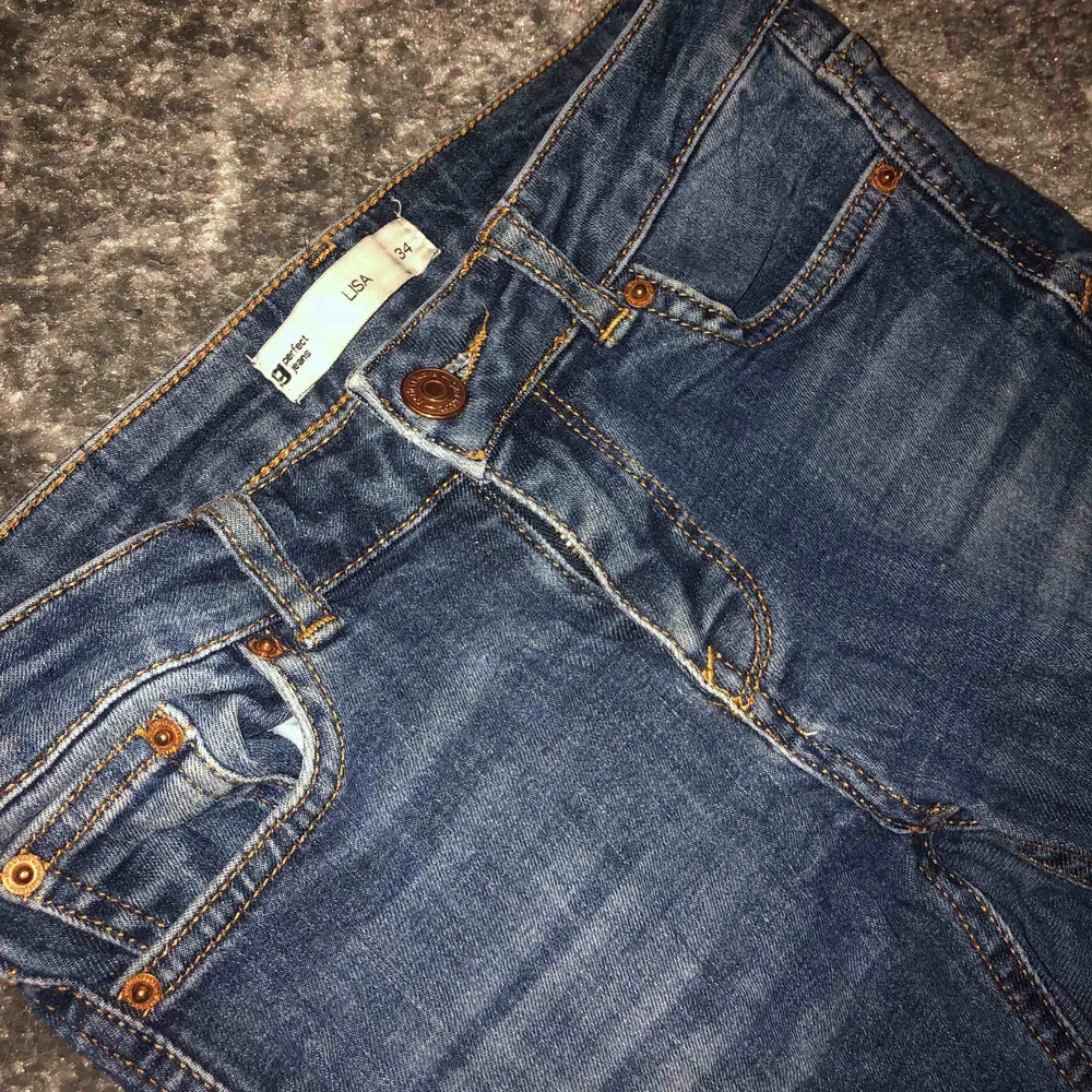 Lisa jeans från Gina teicot, för små tyvärr❄️. Jeans & Byxor.