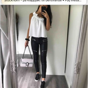  - Hur snygga är inte dessa skinnbyxorna? Har använt dem men fortfarande i bra skick. Från zara, storlek Xs. 