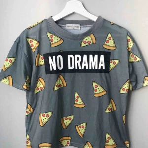  - Crop top, helt oanvänd! Frakt på 36kr tillkommer 💌