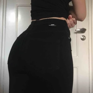  - Dr denim jeans i storlek xs  Sparsamt använda