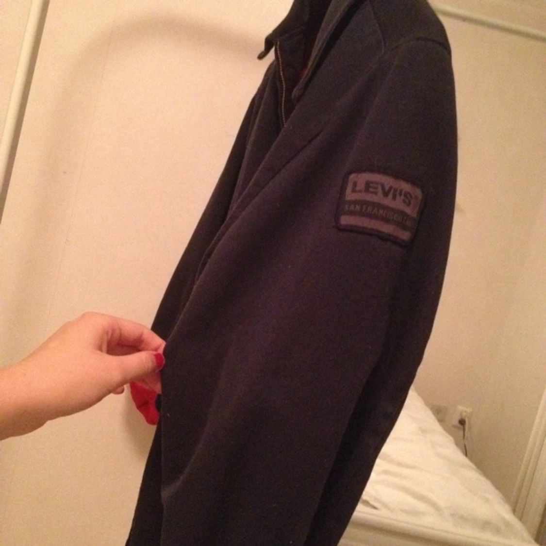 Mörkblå Bombarliknande jacka från Levi's. Pris kan diskuteras  - 1395011945