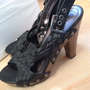  - Nya fina klackskor. Svarta 