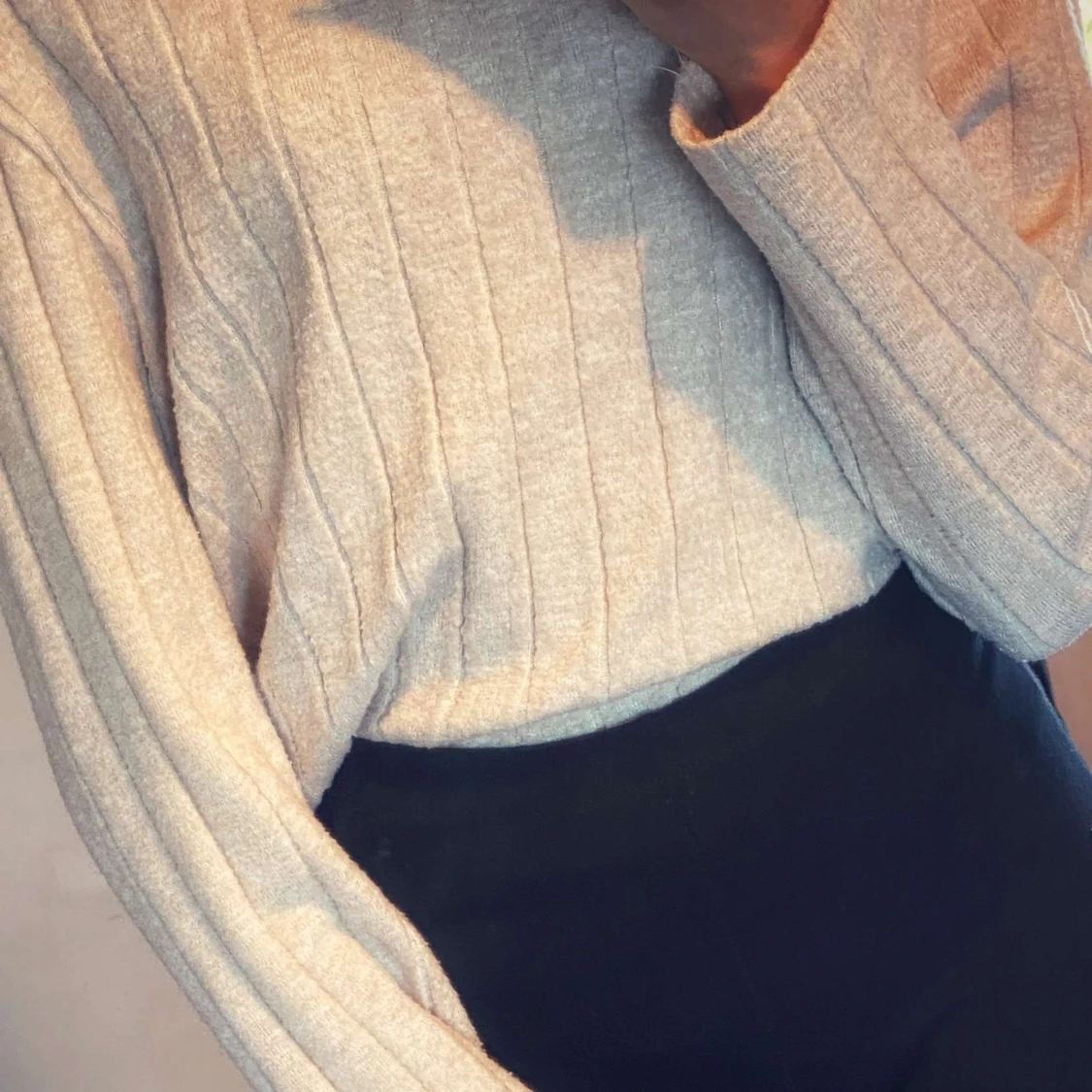 Beige stickad tröja - 90