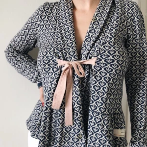 Odd Molly kofta - Superfin kofta från OddMolly! 🥰🥰 strl xs-s. Inköpspris ca 1700kr.