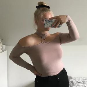 New Yorker tröja - Beige långärmad tröja från New Yorker, Amisu. Sällan använd. Stretchig.