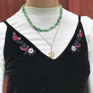 Bikbok klänning i xs - Kort velvet klänning från Bikbok i xs men passar även till S. Aldrig använd. Frakt tillkommer 