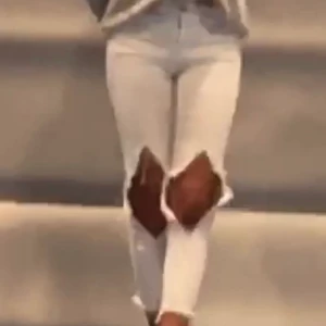 Vita jeans  - Jätte fina, passar xxs/xs, de är i bra skick 