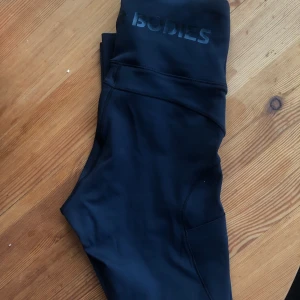 Träningstights BetterBodies - Skitsnygga tights från better Bodies🤩 Aldrig använda, prislapp finns kvar! Bra kvalite!!