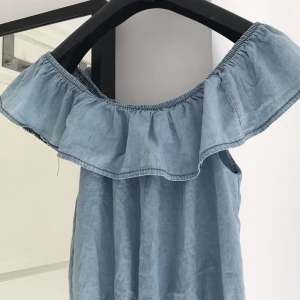  - Off-shoulder byxdress! Finns i Stockholmsområdet Fråga mig för mer info'