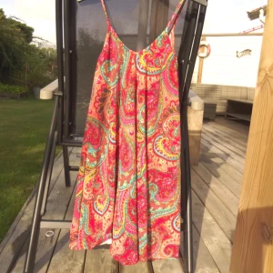  - Fin sommarklänning från boohoo. Helt oanvänd, lappen finns kvar!