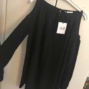  - Endast testad klänning från Nelly, lapp finns kvar. 