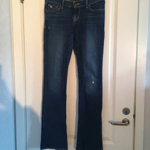  - Bootcut jeans från Abercrombie & Fitch. Stl 16 som motsvarar S. Nyskick