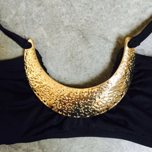  - Snygg bikini-överdel från River Island. Aldrig använd. Frakten ingår i priset. 