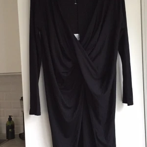  - Top från Nelly trend i strl small. 