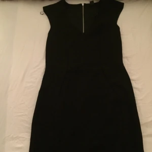  - Elegant klänning från HM
Frakt tillkommer 