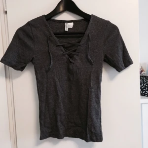  - T-shirt från HM med störning 
