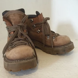  - Vagabond-kängor! Rediga, varma och kaxiga.  Bra skick!