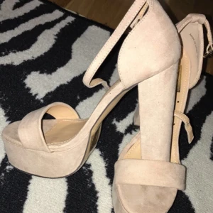  - Dom är helt nya, aldrig använda :) priset kan diskuteras :)