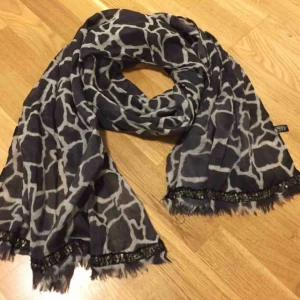  - 100% ull sjal i bra skick