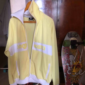  - Fet track top från Bagheera