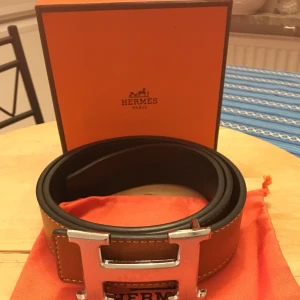  - Helt ny.. bra kvalitet.. med box och dust bag