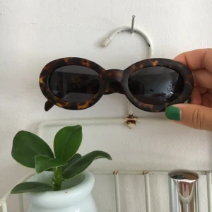  - Riktigt snygga solglasögon från butiken Pop. Köparen står för frakt💋