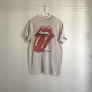  - Använd 1 gång, oversized tröja köpt på Brandy Melville! Finns i Stockholm eller fraktar 💥