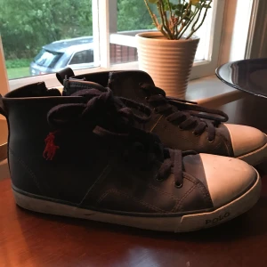  - Skor från Ralph Lauren! Storlek 40.