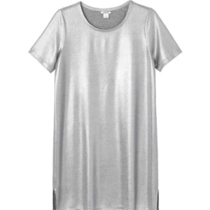  - Asball metallic t-shirtklänning från Monki. Använd MAX tre gånger och i prima skick. Har ingen bra bild på min men den ser ut som på bilden :) Superfin!!