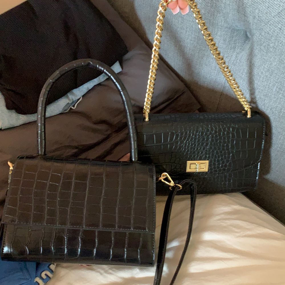 Väskor från NA-KD! Väska 1 är helt oanvänd & väska två använd en gång! 150kr st + frakt! 💋väska 2 SÅLD💋. Väskor.