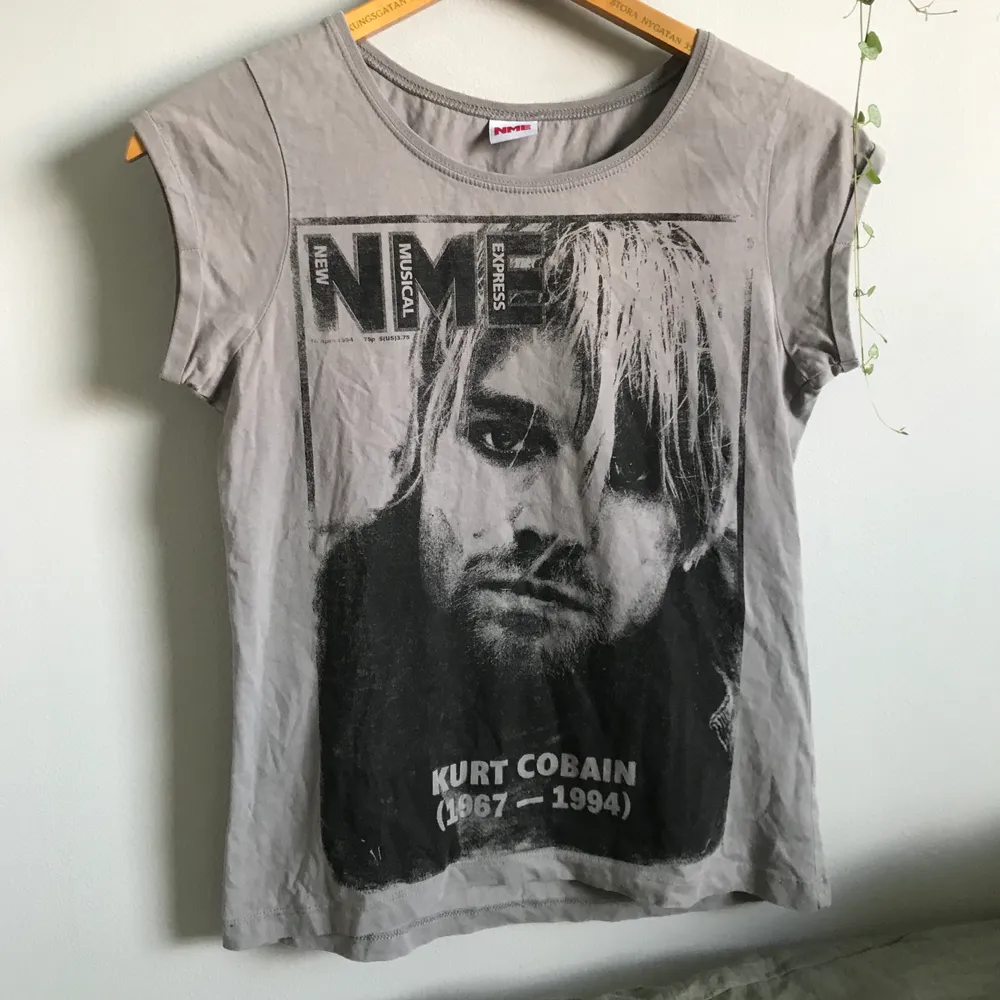 Tshirt från Cubus med Kurt Cobain tryck, frakt tillkommer✨. T-shirts.