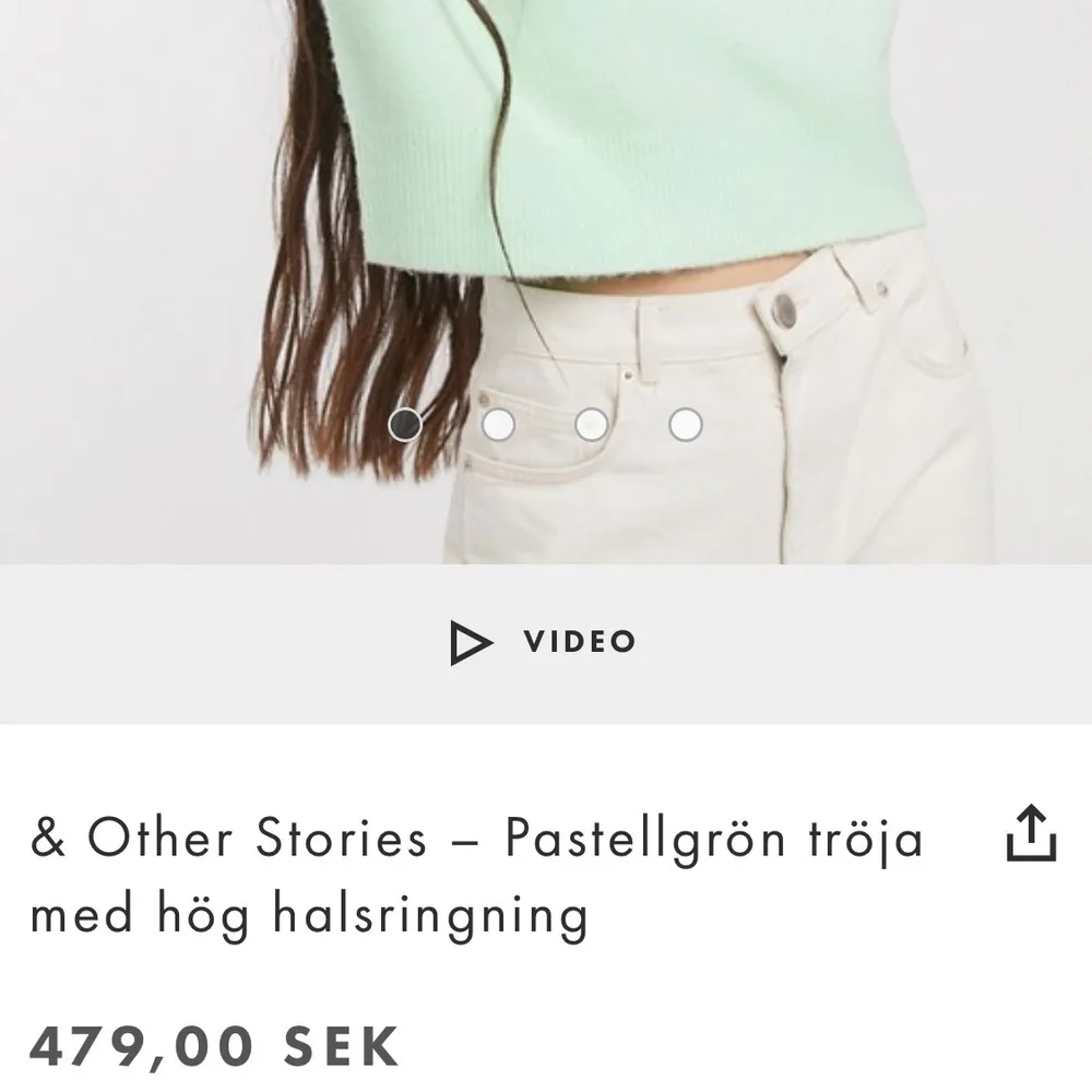 En fettsnygg pastellgrön tröja med hög halsringning från & Other Stories!❤️ Knappt använd. Köpte den för 479SEK och säljer den för bara 150SEK! (Frakt tillkommer). Skjortor.