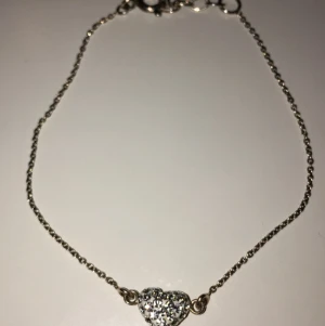 Armband - Armband i äkta silver som aldrig kommit till användning.  Köparen står för frakt.  