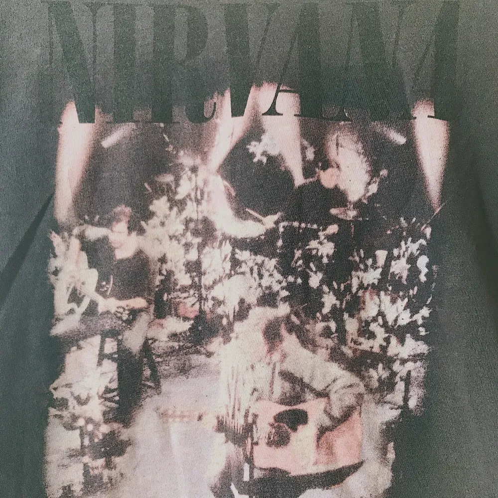 Dark grey t-shirt with Nirvana print 🤟 Official Nirvana label, Size M, very good condition. T-shirts.
