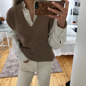 Stickat linne från Zara (prislapp kvar) - Oanvänt stickat linne från Zara  Storlek Small, nyp 349:-