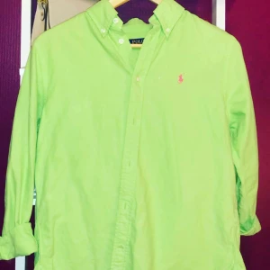 En grön skjorta - En grön skjorta