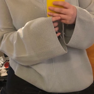 Tröja  - Oversised tröja Köpt på Åhléns för 600kr, Aldrig använd, Prislapet kvar!  