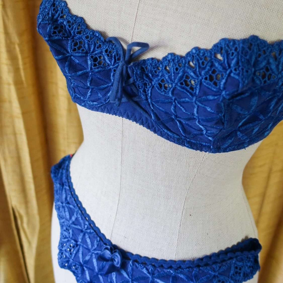 Uuunderbart mörkblått set  - 91