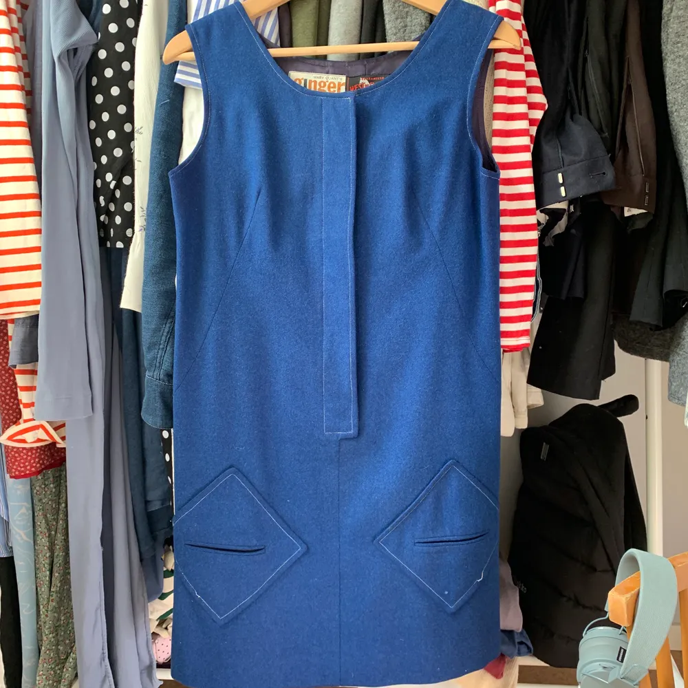 En klassisk gammal klänning av märket Mary Quant’s! Inköpt second hand, men är i ett otroligt fint skick! I ull. Köpt för 600kr. Frakt tillkommer!. Klänningar.