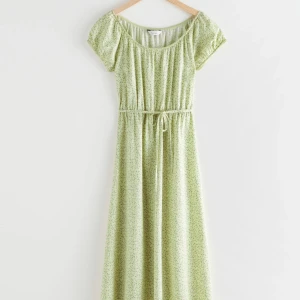 Scoop Neck Puff Sleeve Midi Dress - Helt oanvänd