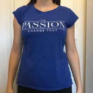 Jättefin blå t-shirt ifrån Amisu, storlek S🌸 Köparen står för frakten🌸
