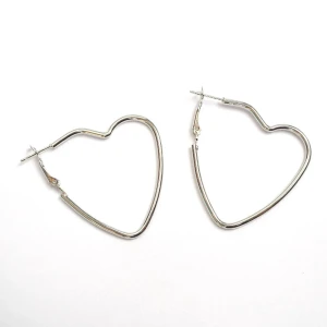  - nya örhängen  35 kr (frakt 10kr) 