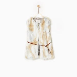  - Zara Väst i fuskpäls / Zara faux fur waistcoat. Nytt skick/ Never used 