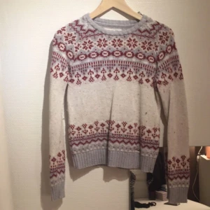  - Tröja från bondelid i bra skick, knappt använd